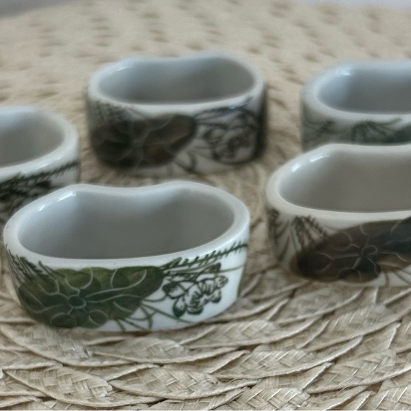 Green Floral Porcelain Napkin Rings, Set of 5, pretty table accents, - Picture 5 of 7